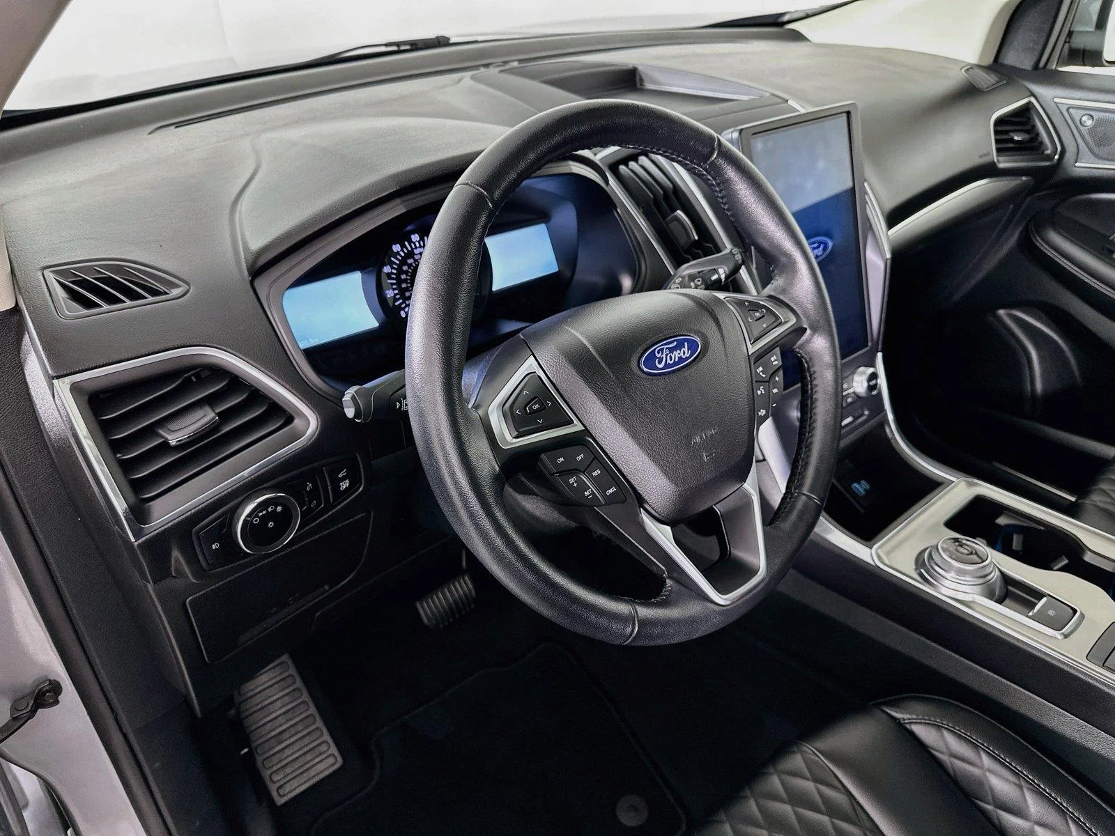 Used 2023 Iconic Silver Metallic Ford Titanium image 24