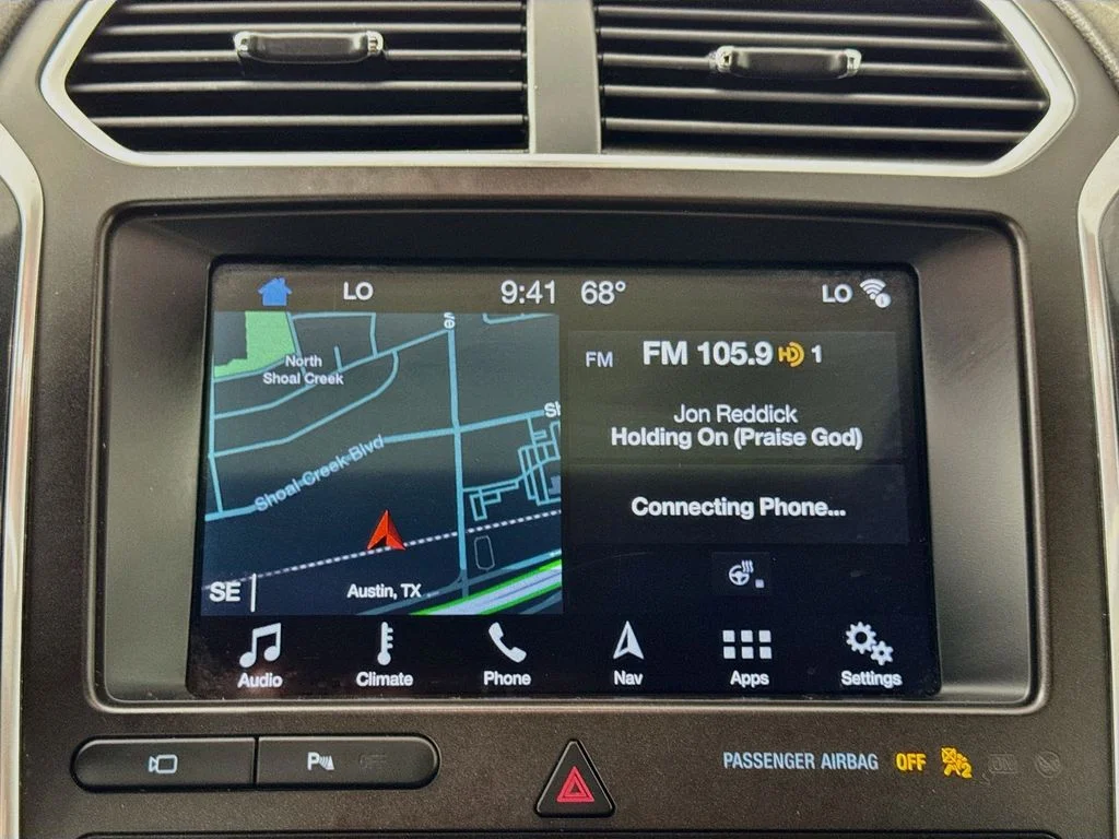 Used 2019 Black Metallic Ford Limited image 19