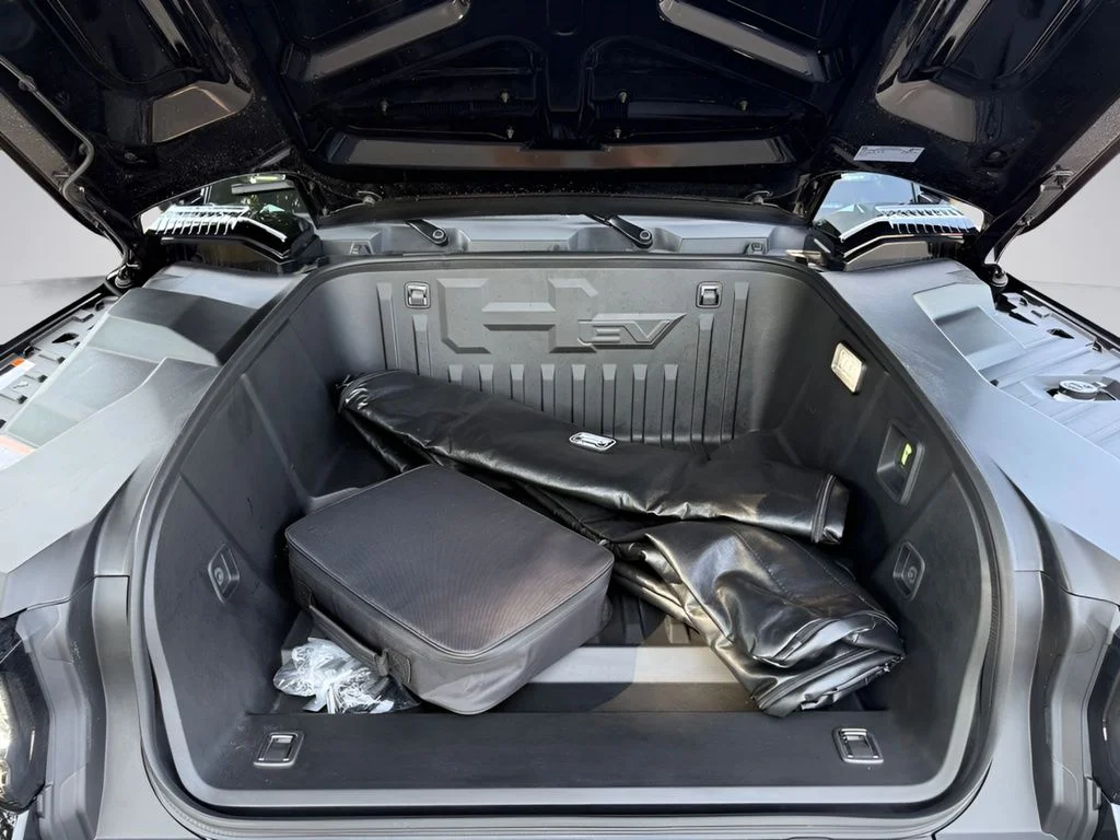 Used 2025 Black GMC 2X image 35