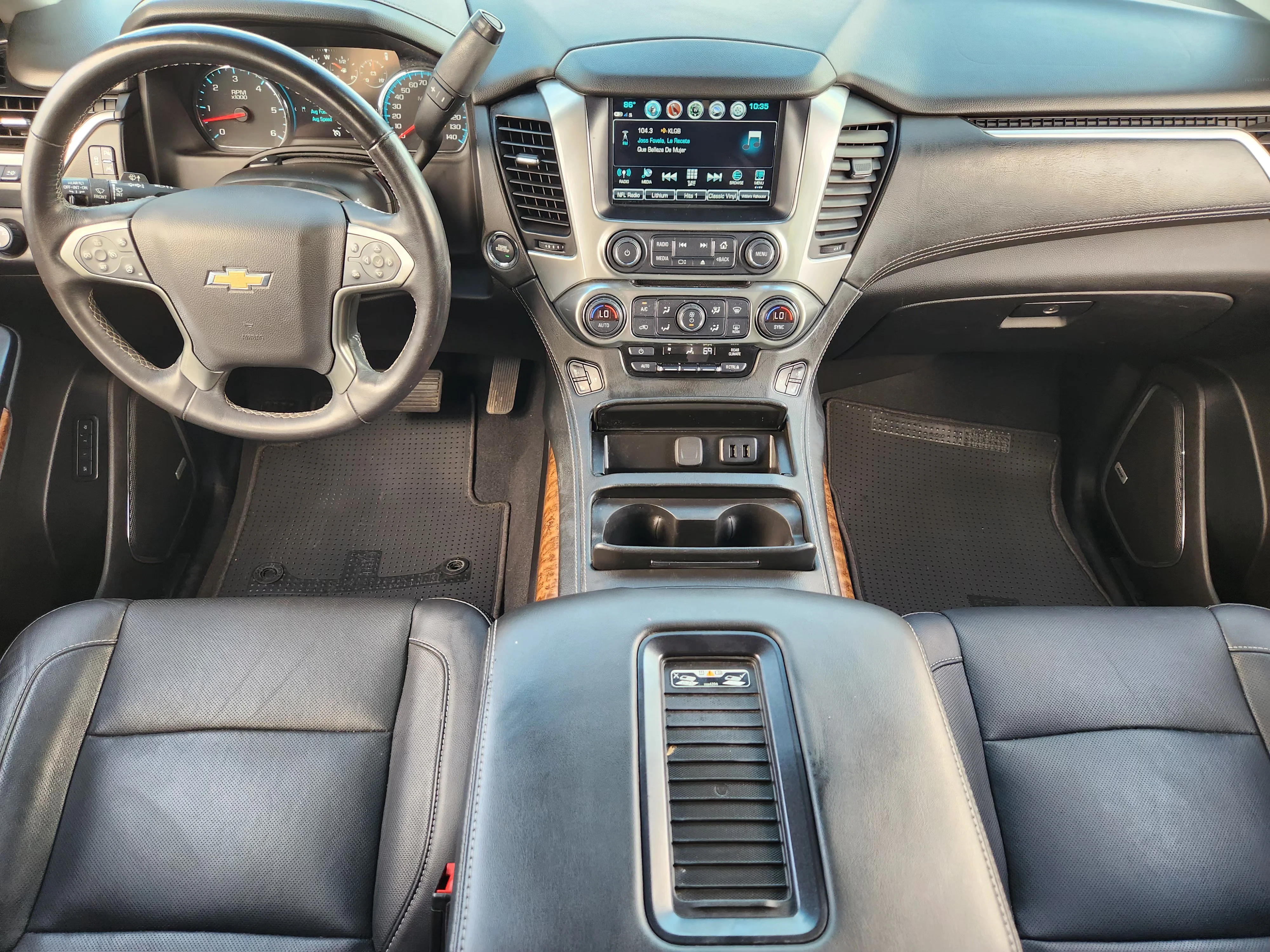 Used 2019 Black Chevrolet Premier image 27