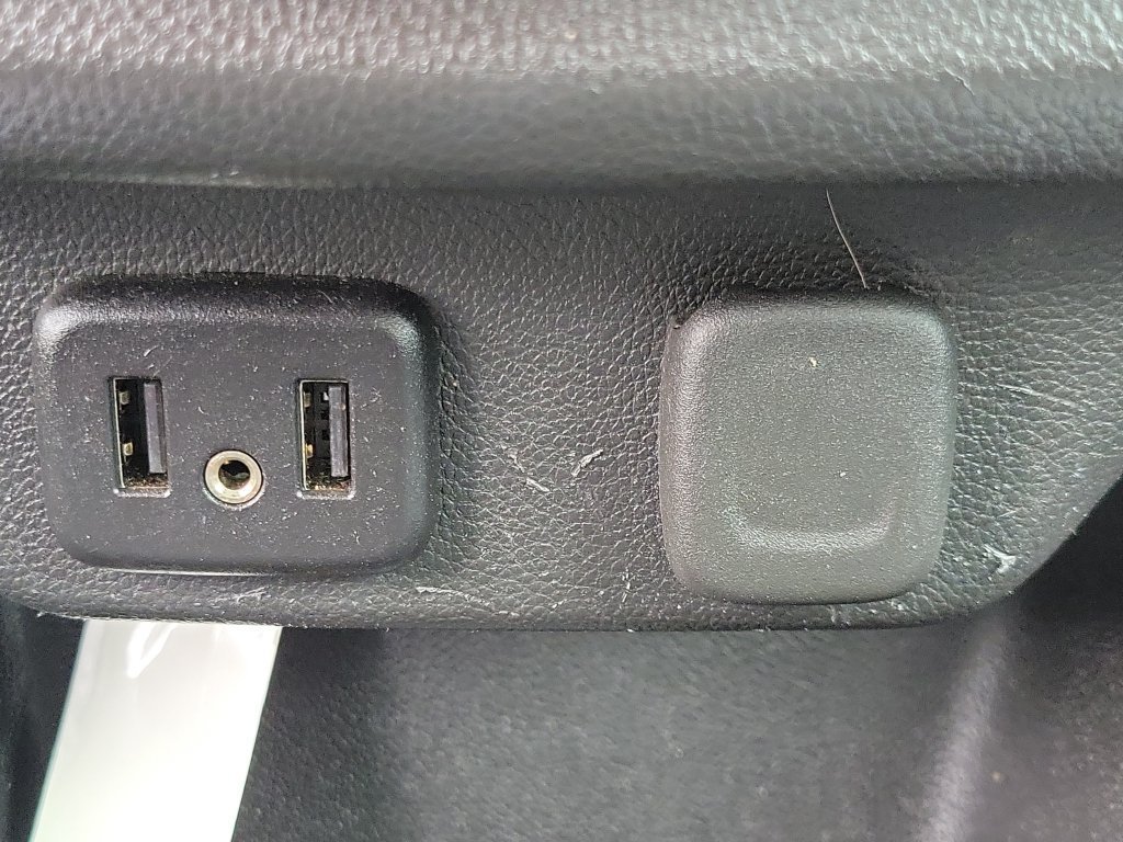 Used 2018 GRAPHITE METALLIC Chevrolet Premier image 30