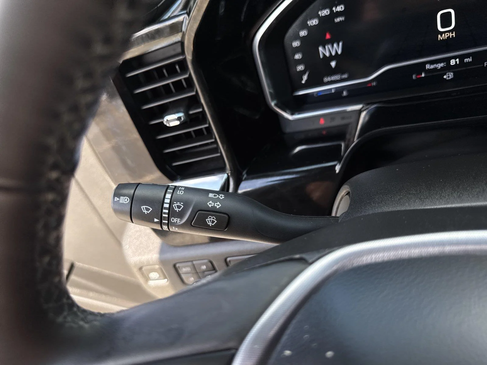 Used 2023 TITANIUM RUSH METALLIC GMC Elevation image 18