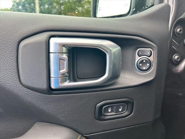 2025 Jeep Wrangler 4-Door Sahara - Photo 37