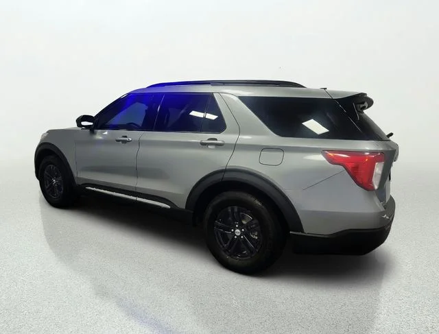 Used 2023 Silver Ford XLT image 5