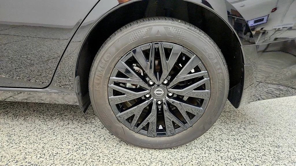 Used 2025 Super Black Nissan SV AWD w/ Special Edition Package image 9