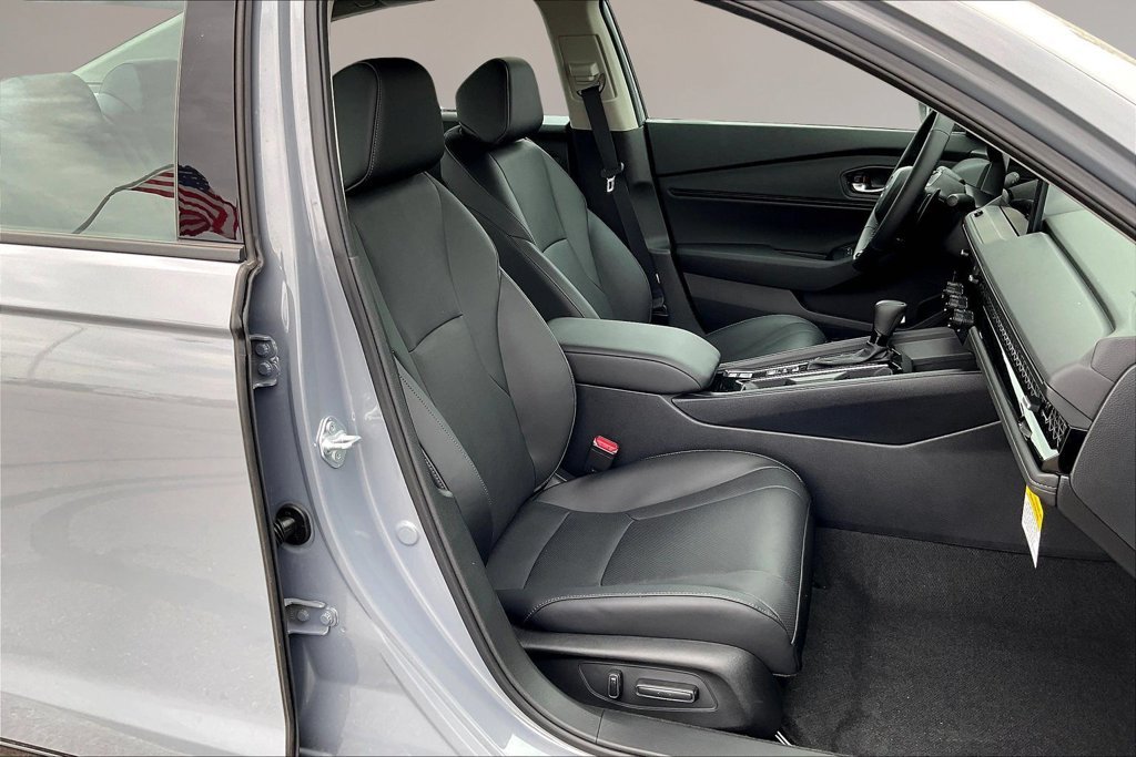 New 2026 Urban Gray Pearl Honda EX-L image 10