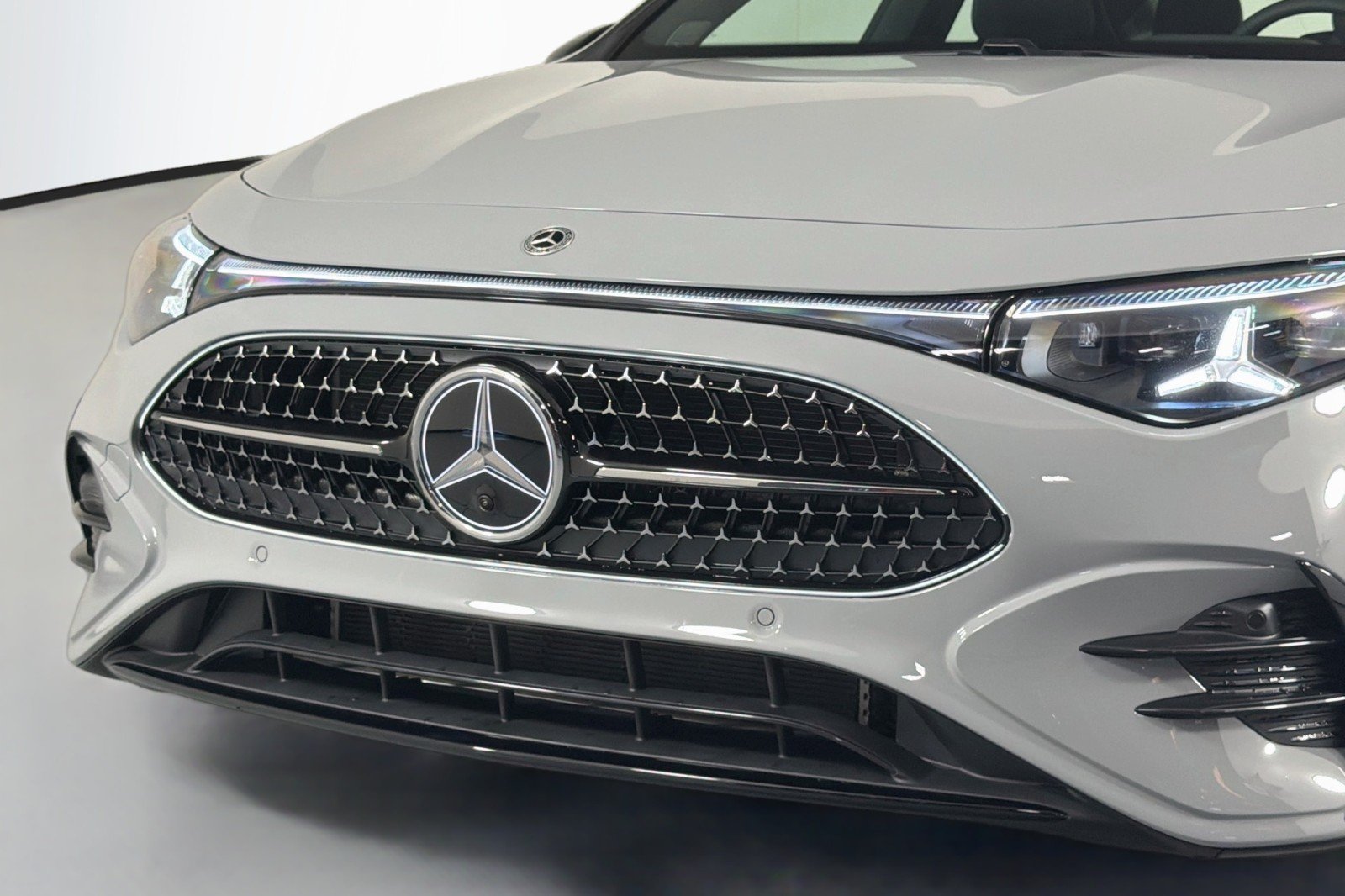 New 2027 MANUFAKTUR Alpine Grey Mercedes-Benz CLA 220 Hybrid image 12