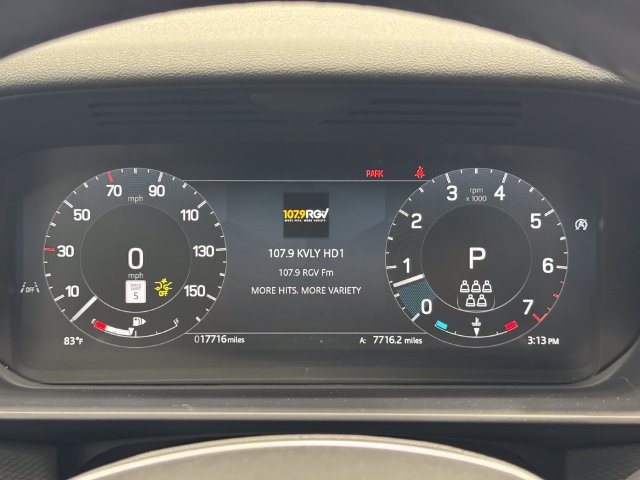 Used 2024 Fuji White Land Rover Dynamic SE image 2
