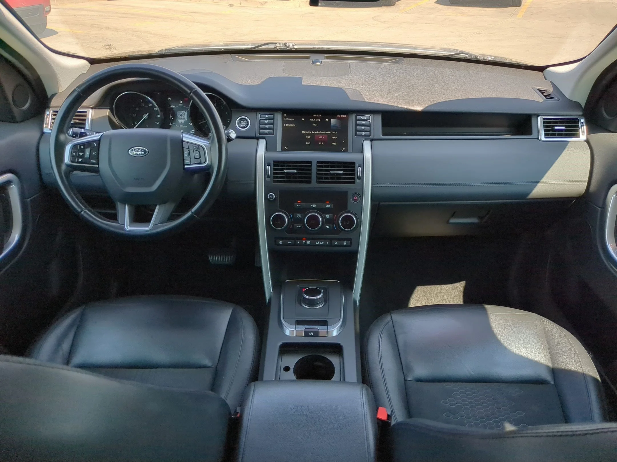Used 2019 Narvik Black Land Rover SE image 23