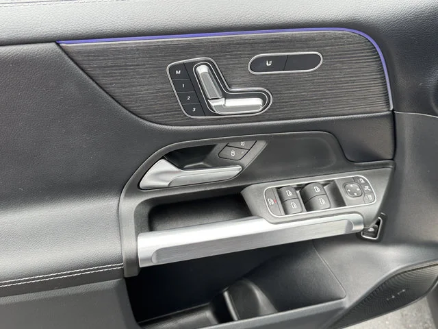 Used 2026 Mountain Grey Metallic Mercedes-Benz GLB 250 image 19
