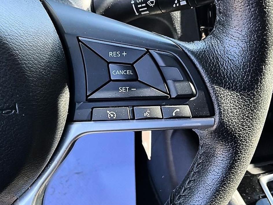Used 2019 Black Nissan S image 27