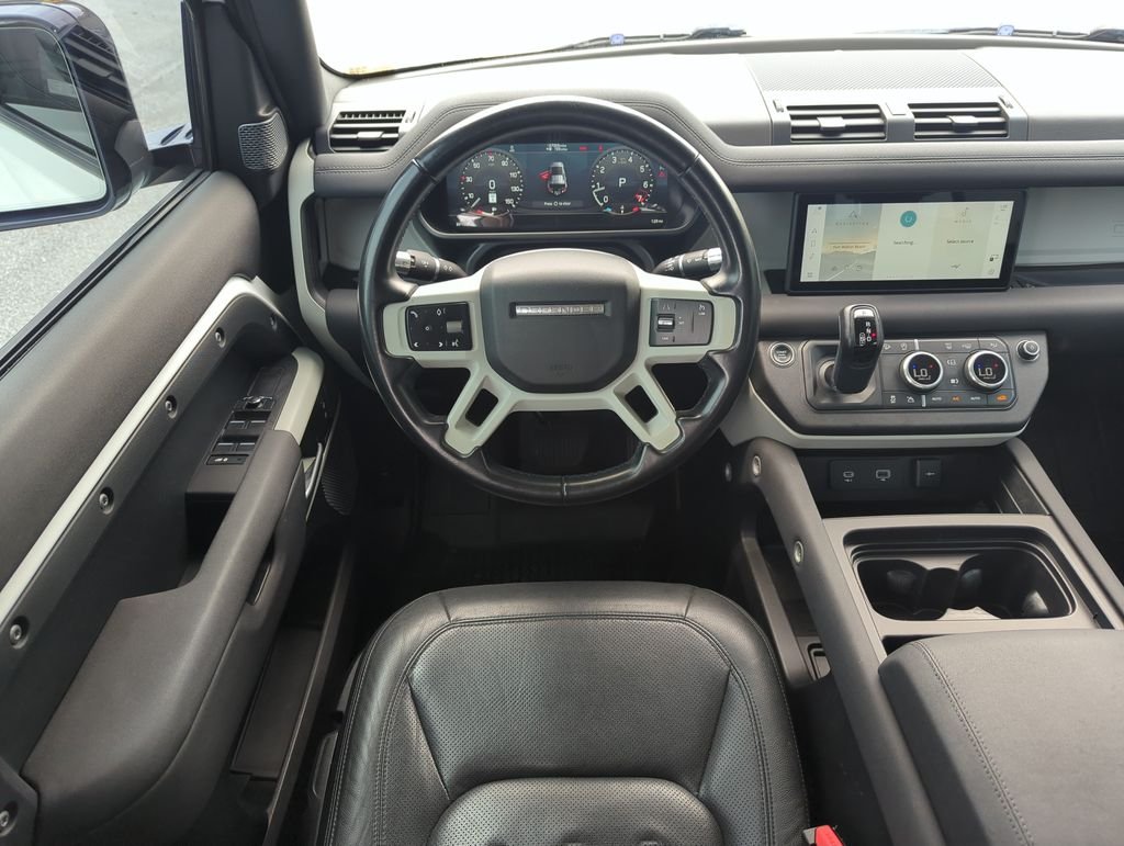 Used 2022  Land Rover S image 13