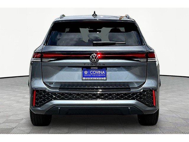 New 2026 Platinum Gray Metallic Volkswagen 2.0T SE R-Line Black image 5