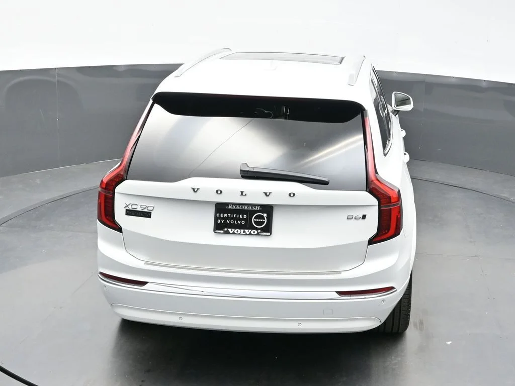 New 2026 Crystal White Volvo Plus image 34