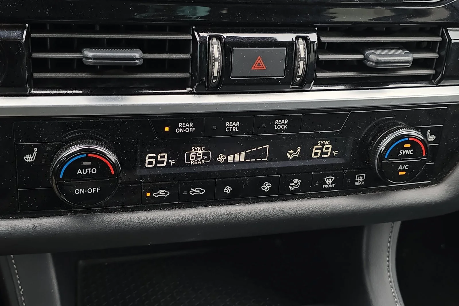 Used 2025 Deep Ocean Blue Pearl Nissan SV image 20