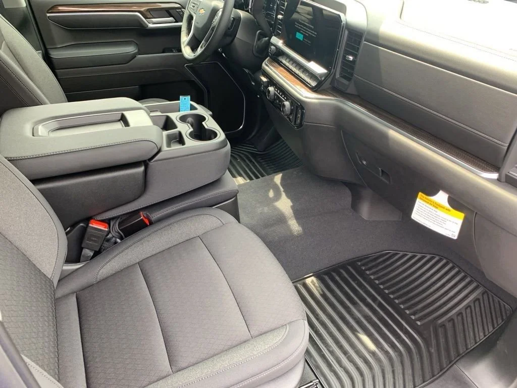 2025 Chevrolet Silverado 1500 LT - Photo 17