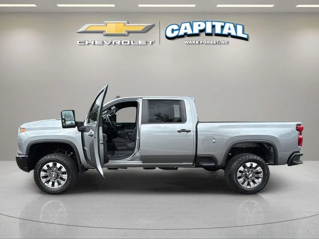 Used 2025 Gray Chevrolet Custom image 10