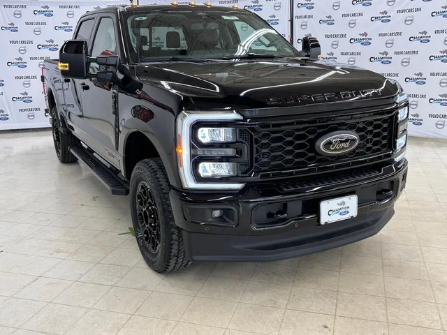 2026 Ford Super Duty F-350® Lariat®
