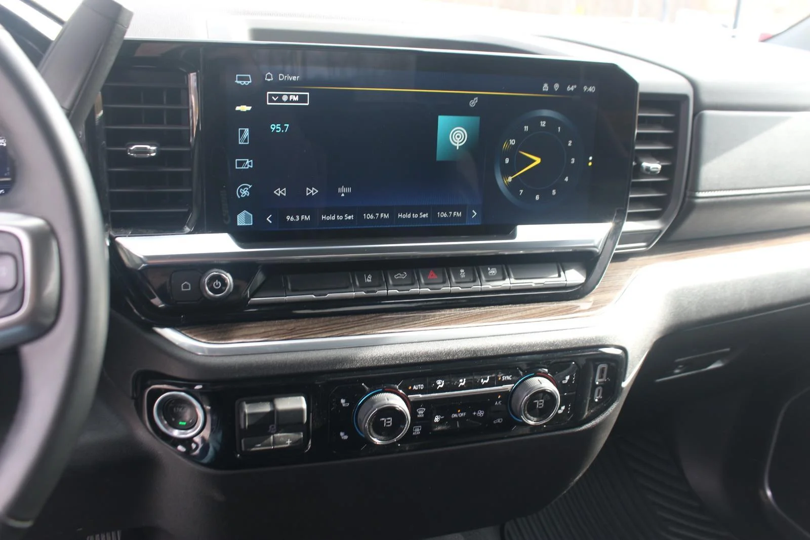 Used 2025 Summit White Chevrolet LT image 25