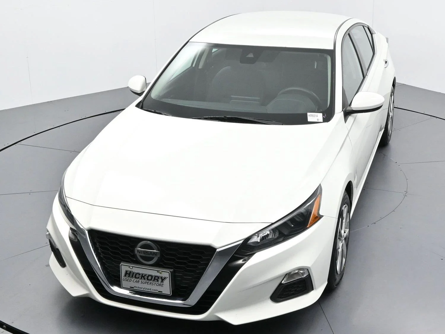 Used 2022 Glacier White Nissan 2.5 S image 33