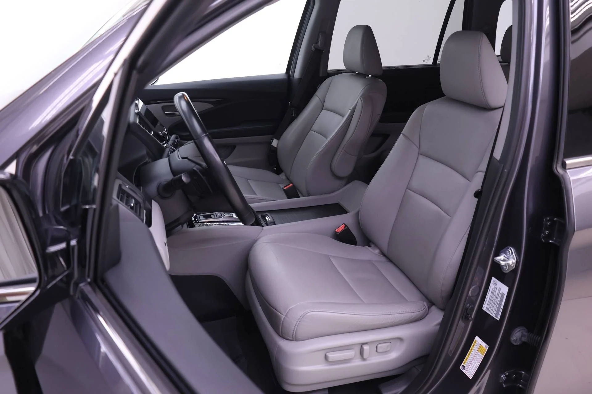 Certified Used 2021 Gray Honda Touring image 4