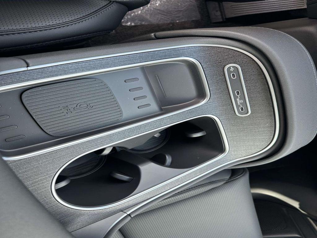 New 2026 Black Hyundai SEL Premium 8P image 26