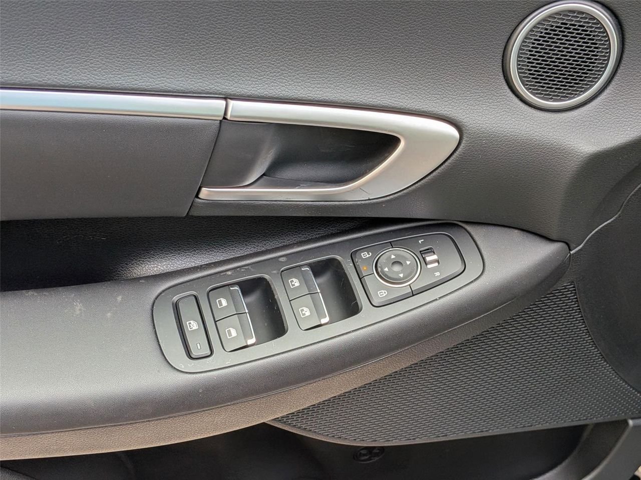2026 Hyundai Sonata SEL - Photo 11