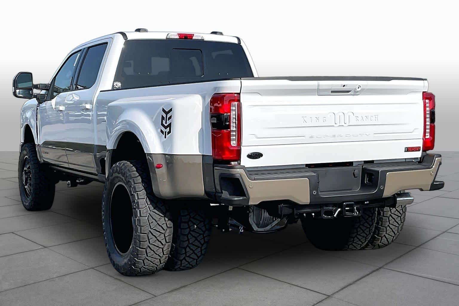 New 2026 Oxford White/Marsh Gray Ford King Ranch image 9