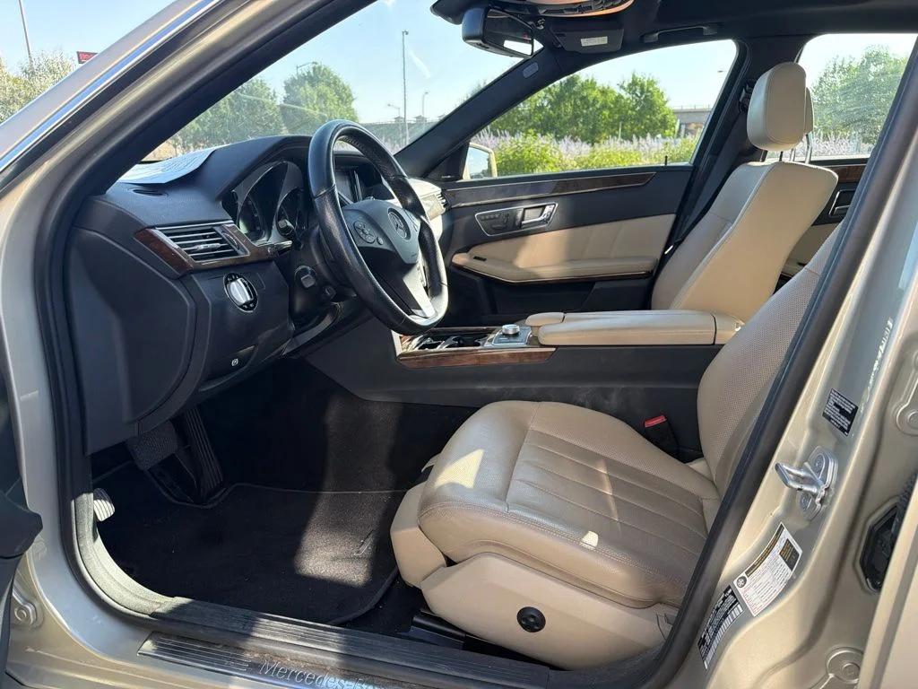 Used 2010  Mercedes-Benz E 550 image 10