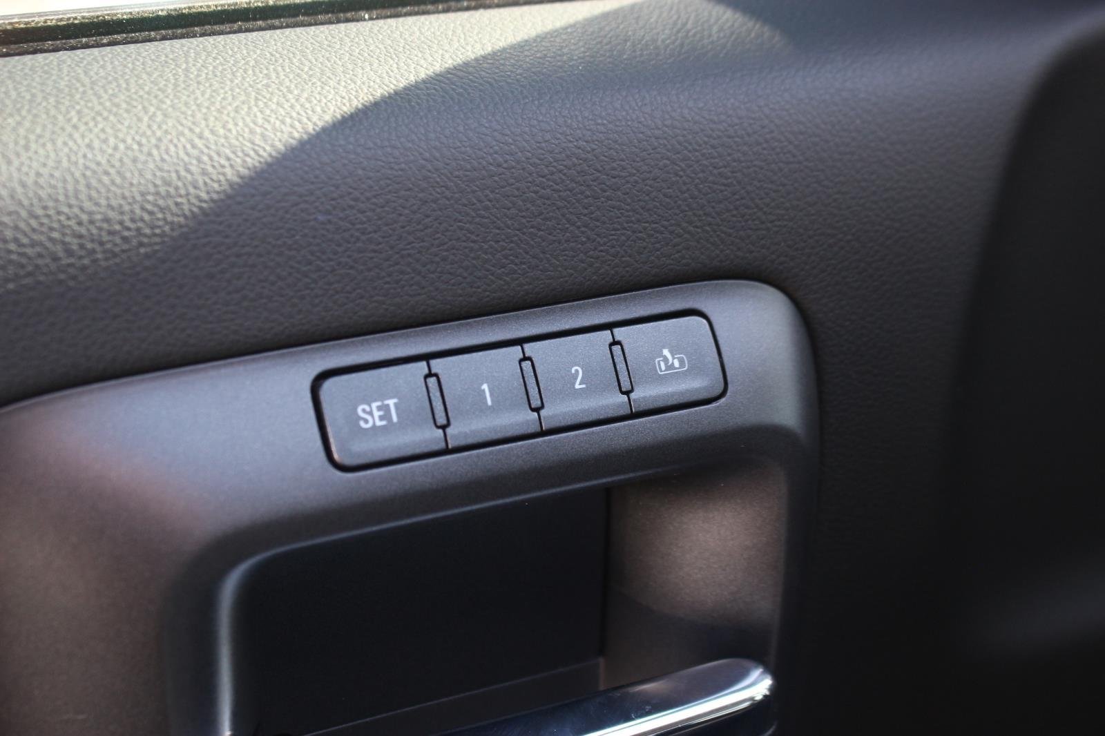Used 2018 SUMMIT WHITE GMC SLT image 15