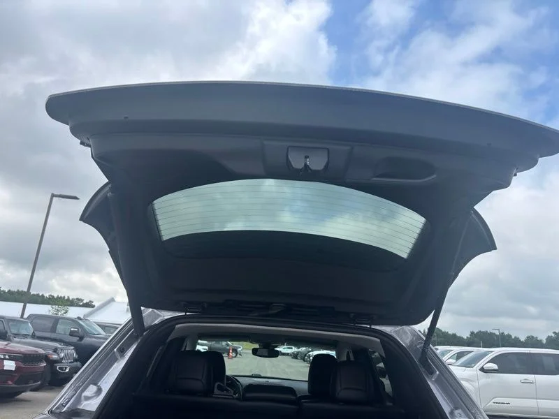 Used 2022 Silver Jeep Trailhawk image 13