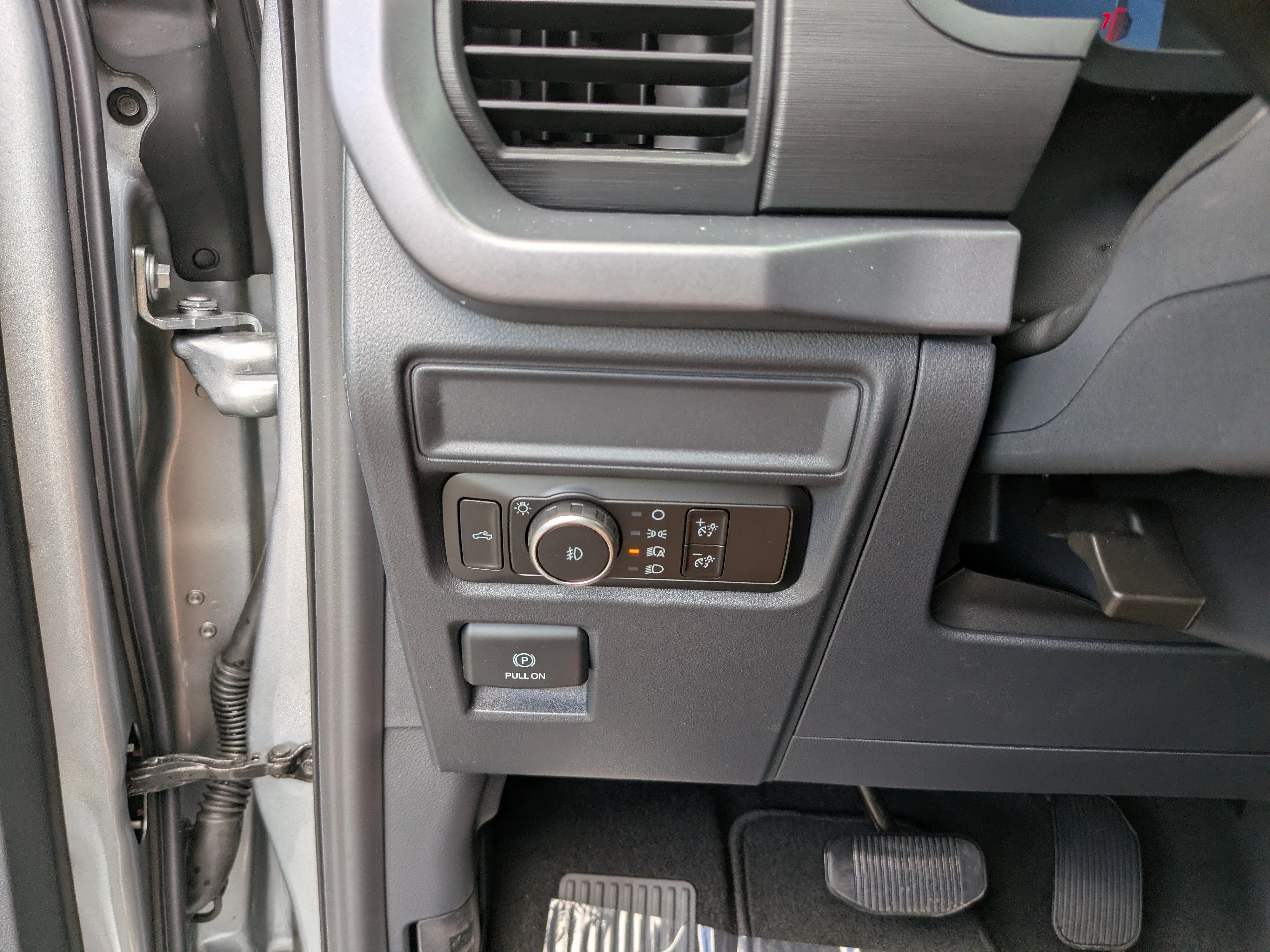 New 2026 Iconic Silver Metallic Ford XLT image 27