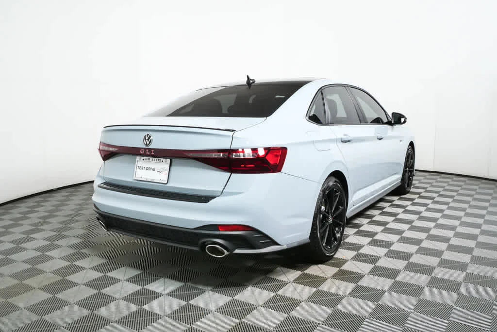 New 2026 Monument Gray w/Deep Black Roof Volkswagen Autobahn image 3