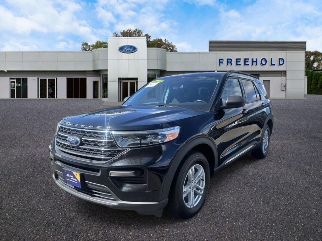 Certified Used 2022 Black Metallic Ford XLT image 4
