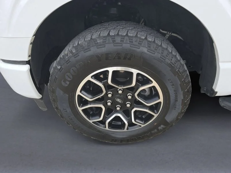 Certified Used 2023 Oxford White Ford XLT image 28