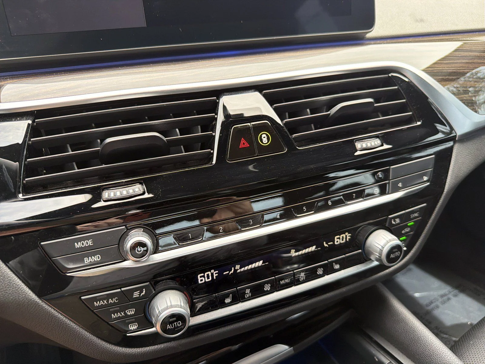 Used 2023 Skyscraper Grey Metallic BMW 540i image 32