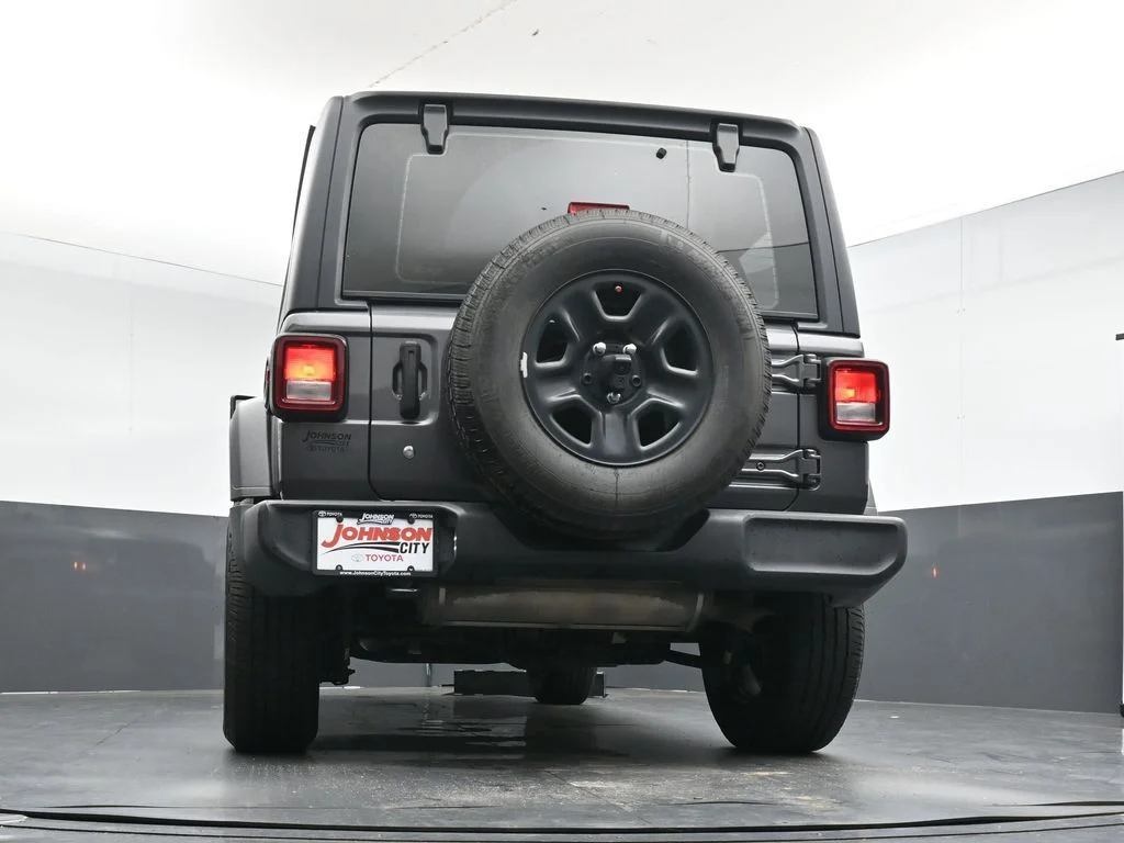 Used 2021 Gray Jeep Unlimited Sport image 33