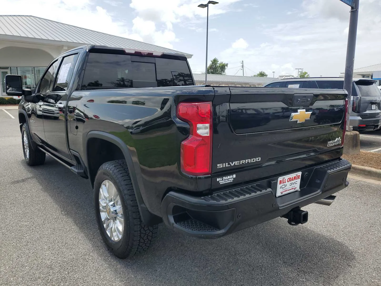 Used 2022 Black Chevrolet High Country image 3
