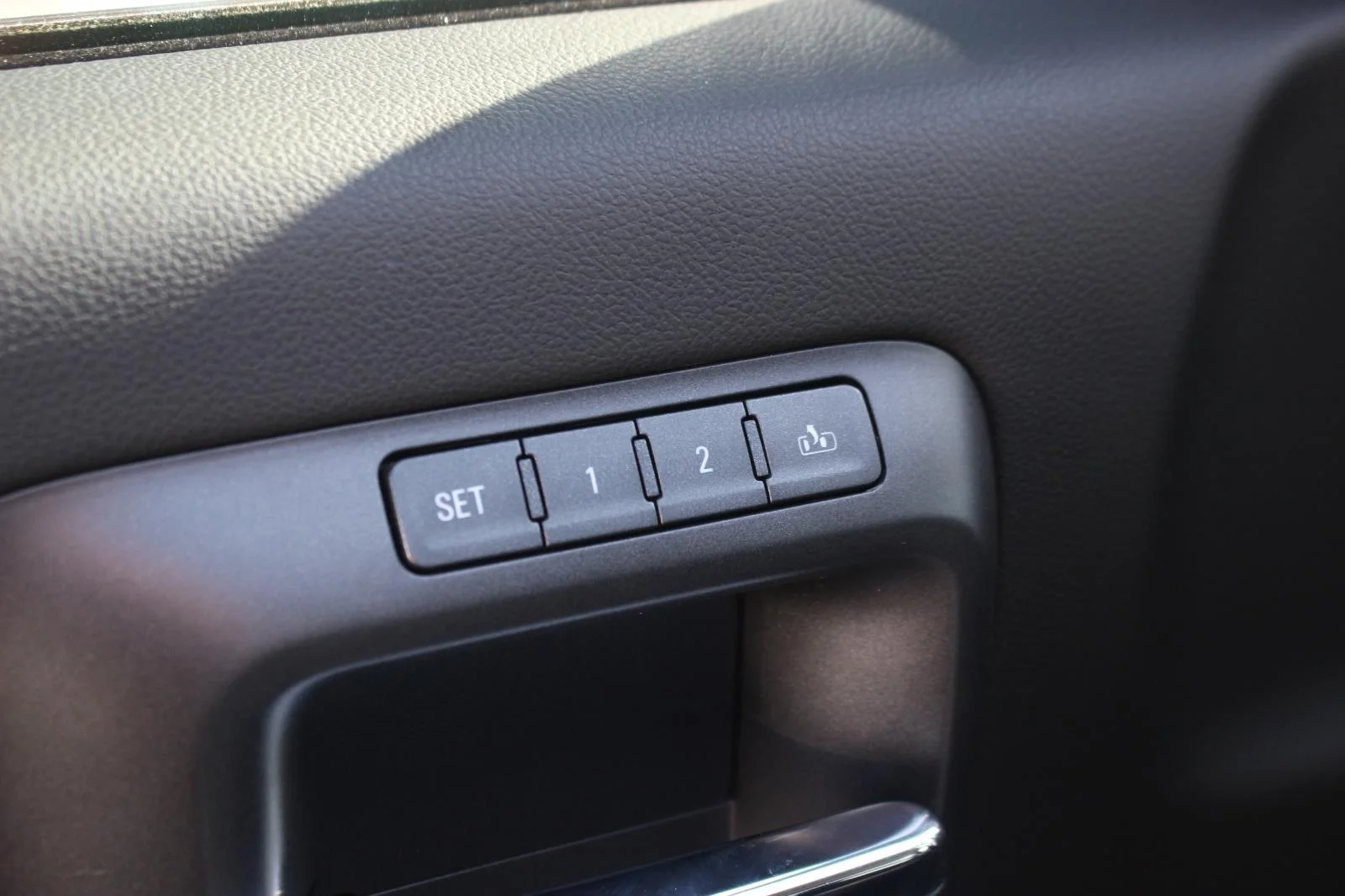 Used 2018 SUMMIT WHITE GMC SLT image 15