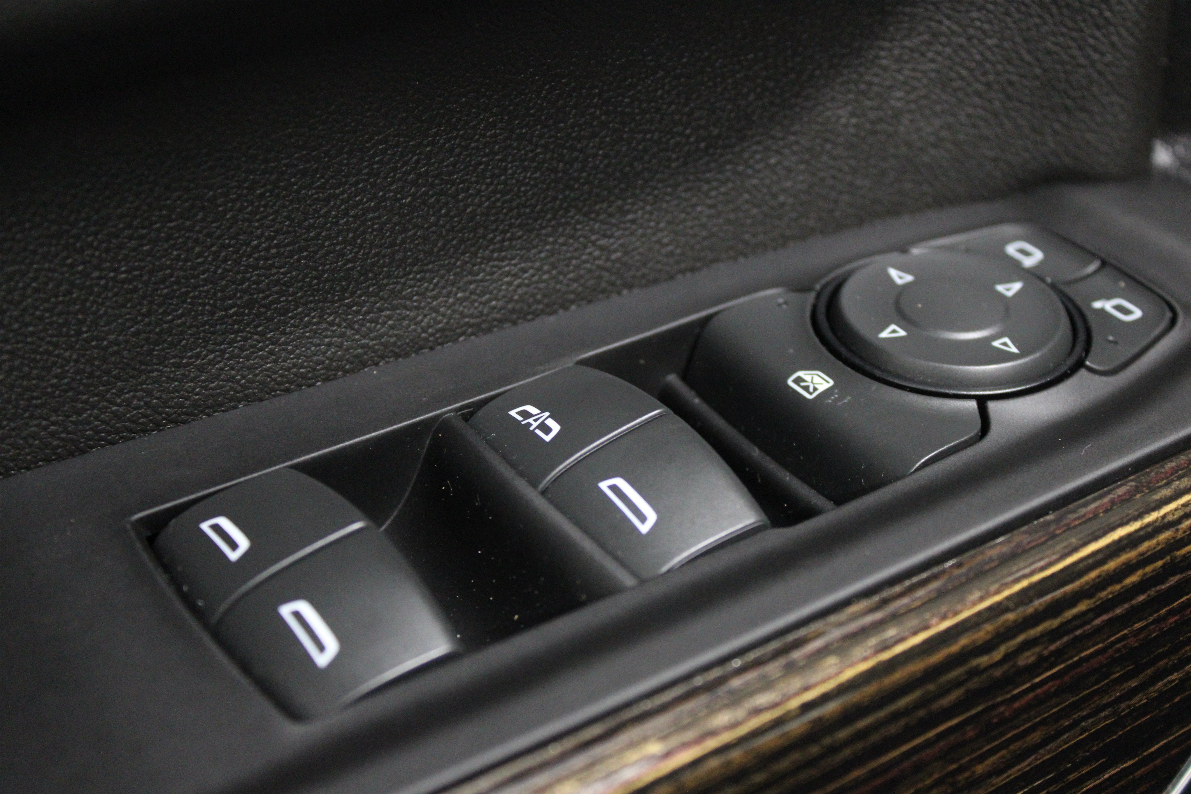 Used 2022 Black GMC SLE Crew Cab 4x4 - Lifted image 4