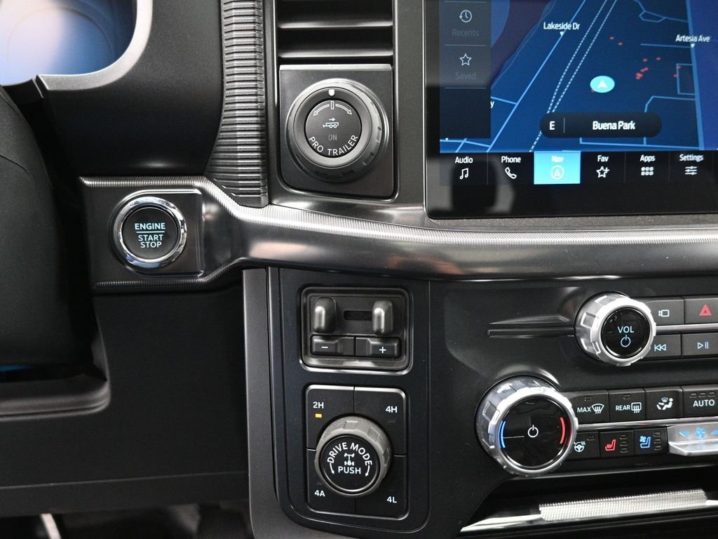 New 2025 Space White Metallic Ford Lariat image 19