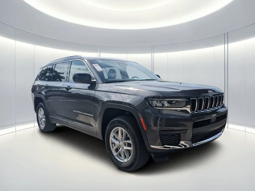 New 2026 Baltic Gray Metallic Clearcoat Jeep Laredo X image 2