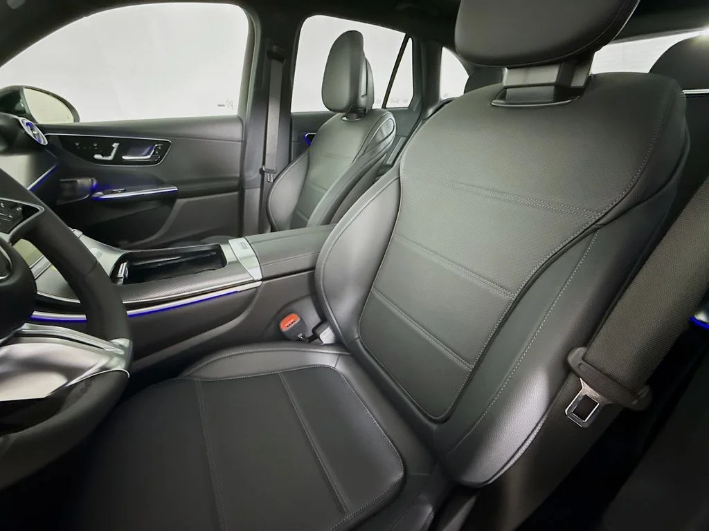 New 2026 Black Mercedes-Benz GLC 300 image 5