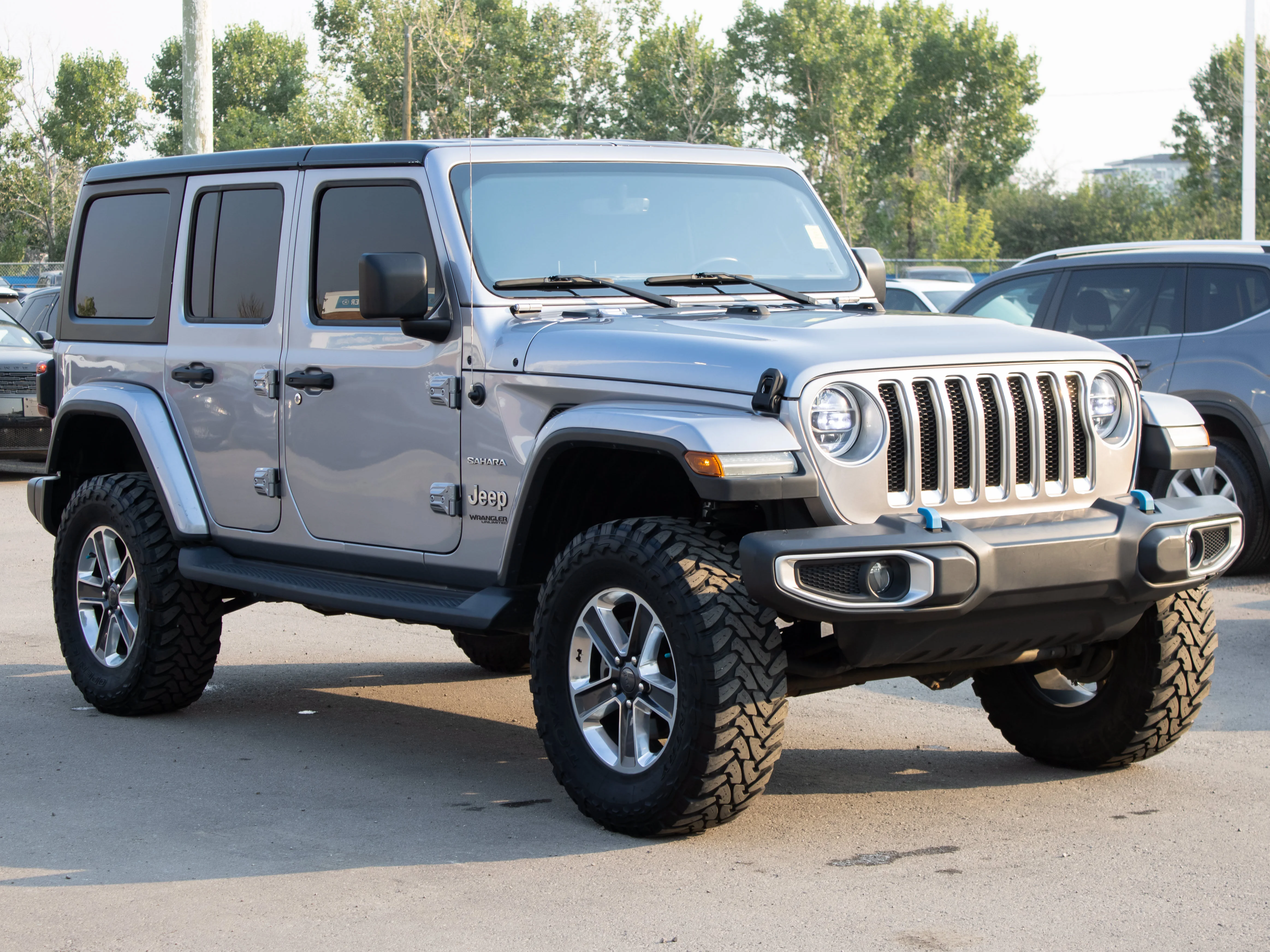 Used 2018 Grey Jeep Sahara* | Leather Seats | Heated Seats & Steering Wheel | 8.4 Navigation | Alpine Premium Audio | image 8