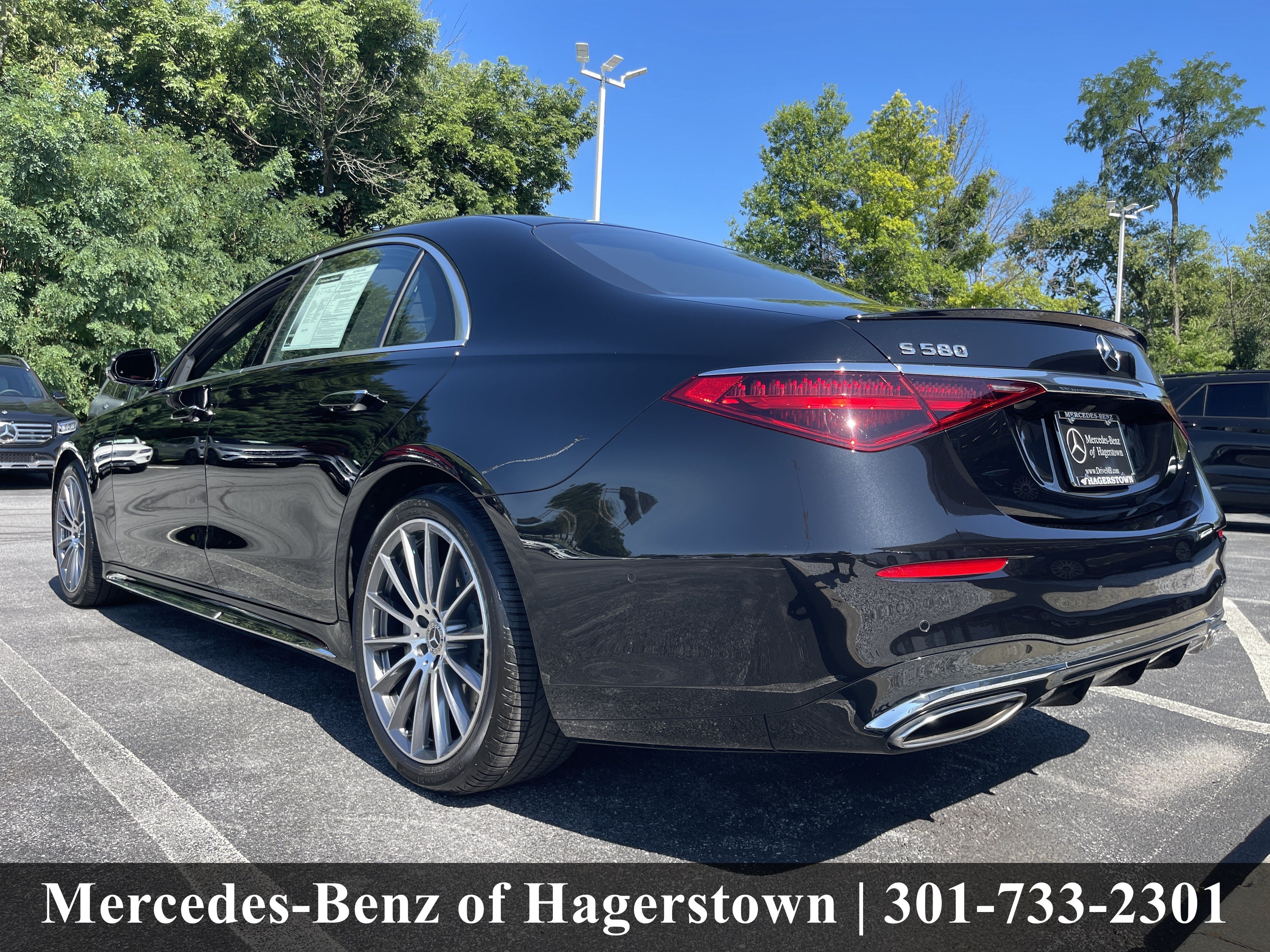 Certified Used 2025 Obsidian Black Metallic Mercedes-Benz S 580 4MATIC® Sedan image 40