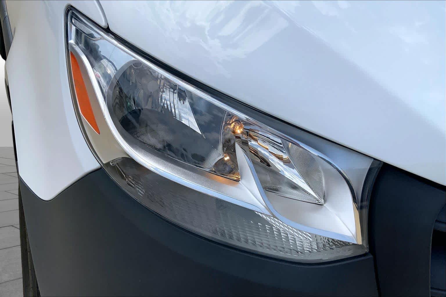 New 2025 Arctic White Mercedes-Benz  image 12