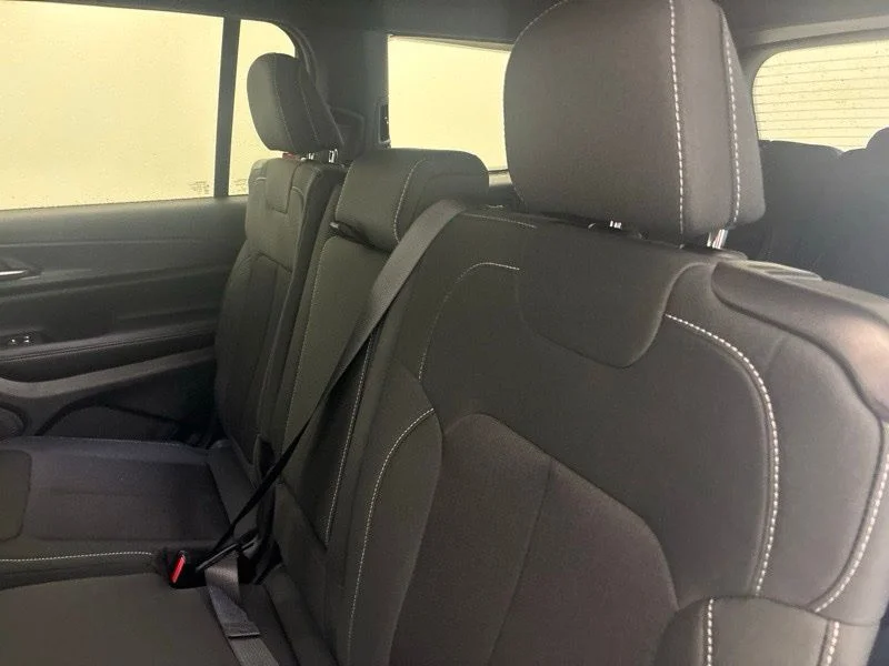 New 2026 Silver Zynith Exterior Paint Jeep Laredo X image 22
