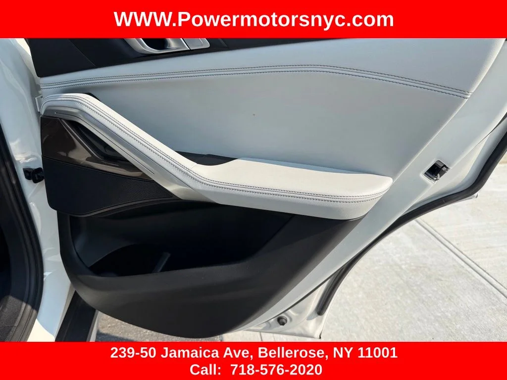 Used 2023 White BMW xDrive40i image 26