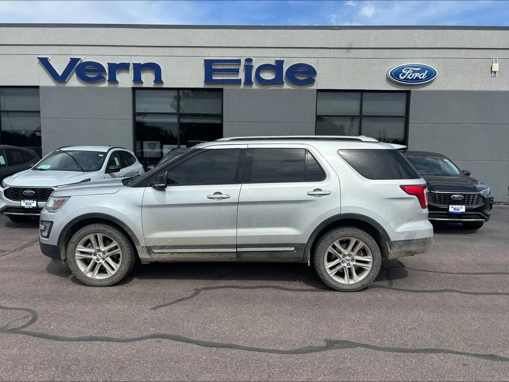 2016 Ford Explorer XLT 4WD's photo