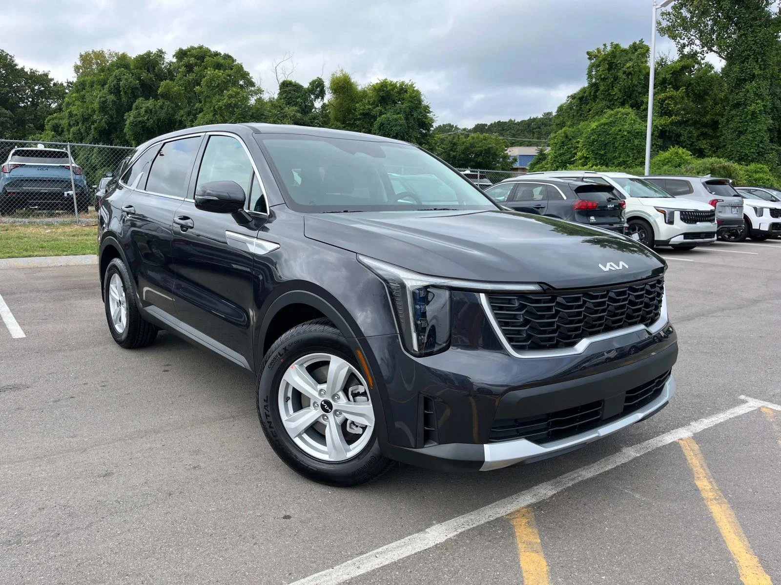2026 Kia Sorento LX AT's photo